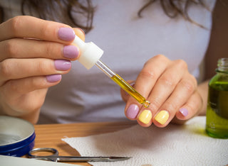 How to Use Tea Tree Oil for Nail Fungus