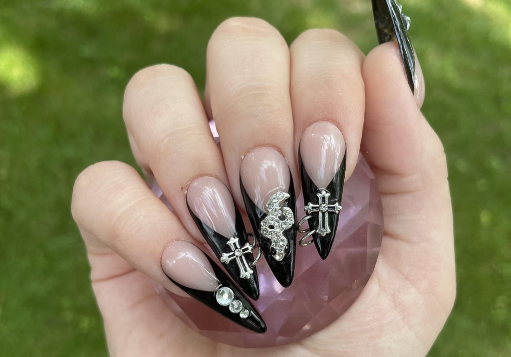 Super Cute Goth-Inspired Nails