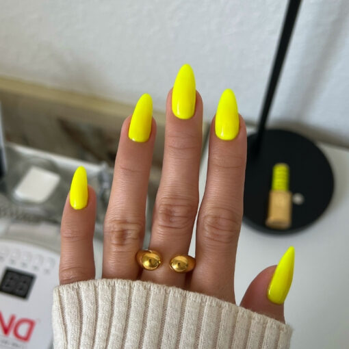 DND DV 189 Tennis Ball - DND Diva Gel Polish & Matching Nail Lacquer Duo Set