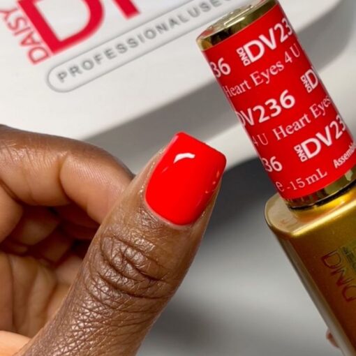 DND DV 236 Heart Eyes 4 U - DND Diva Gel Polish & Matching Nail Lacquer Duo Set