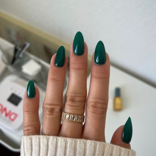 DND DV 244 Emerald Meadow - DND Diva Gel Polish & Matching Nail Lacquer Duo Set