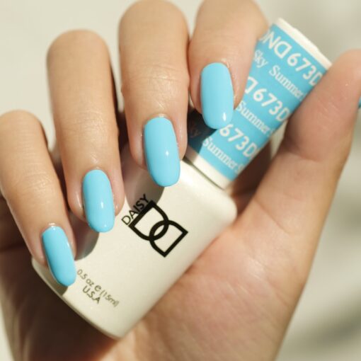 DND Gel Nail Polish Duo - 673 Blue Colors - Summer Sky