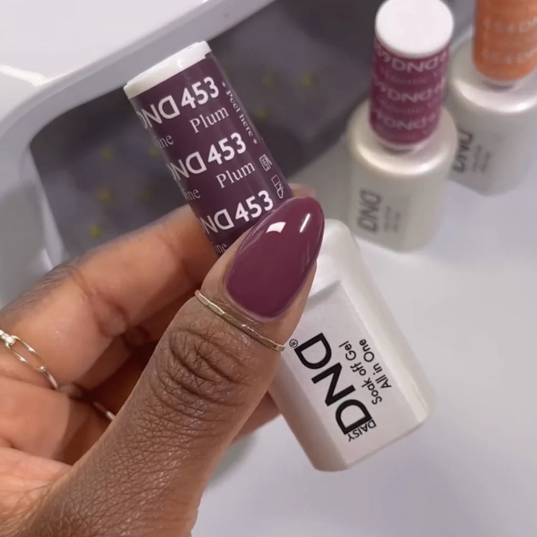 DND Gel Polish - 453 Plum Wine