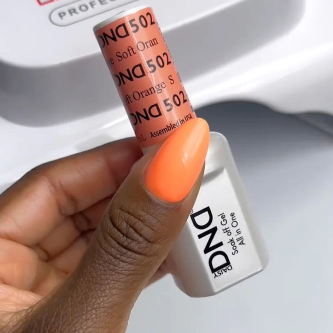 DND Gel Polish - 502 Soft Orange