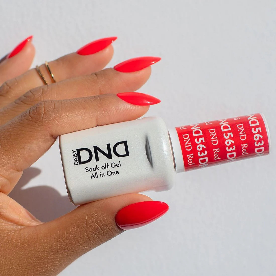 DND Gel Polish - 563 DND Red