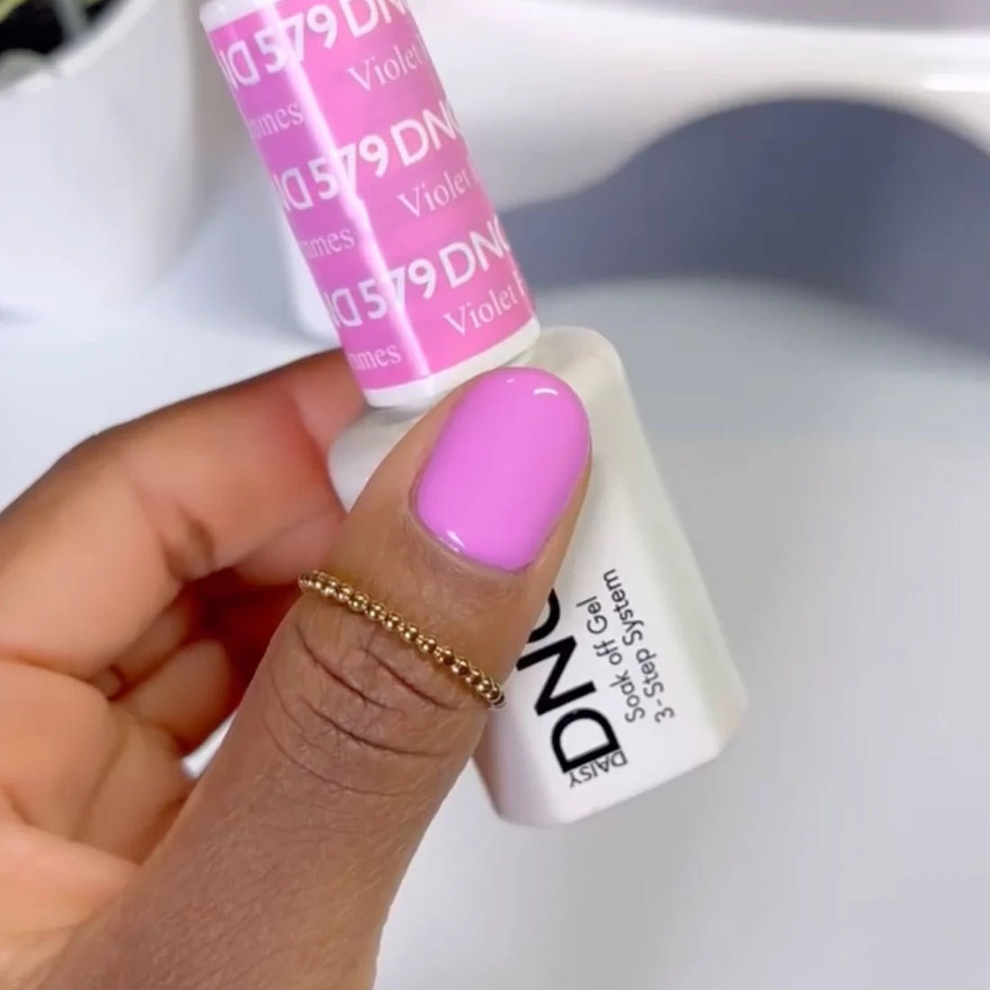 DND Gel Polish - 579 Violet Femmes