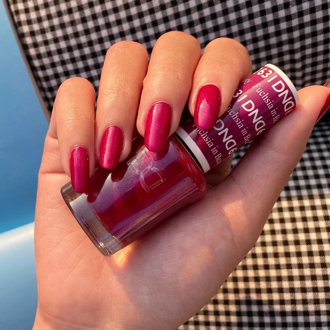 DND Nail Lacquer - 631 Fuchsia in Beauty