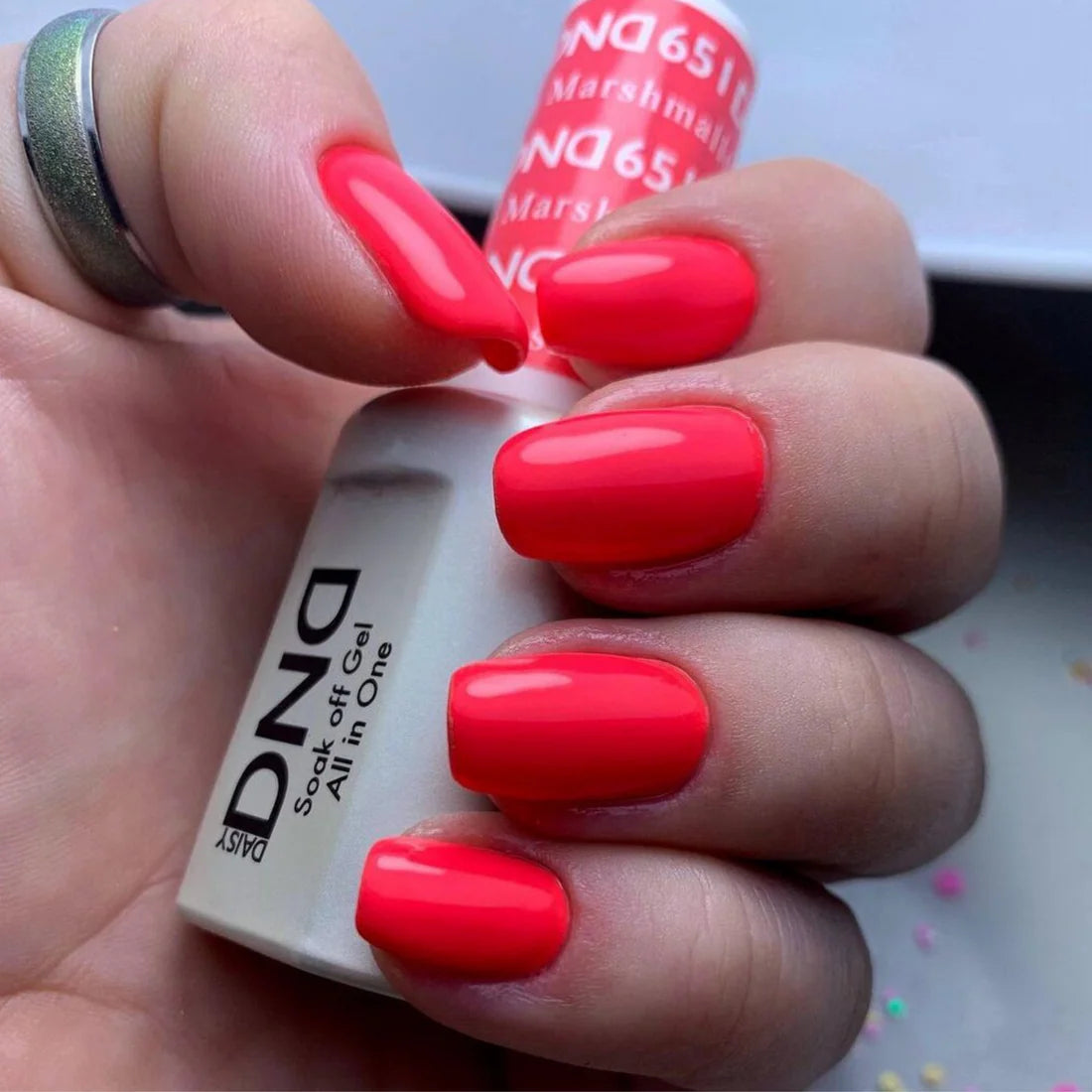 DND Gel Polish - 651 Punch Marshmallow