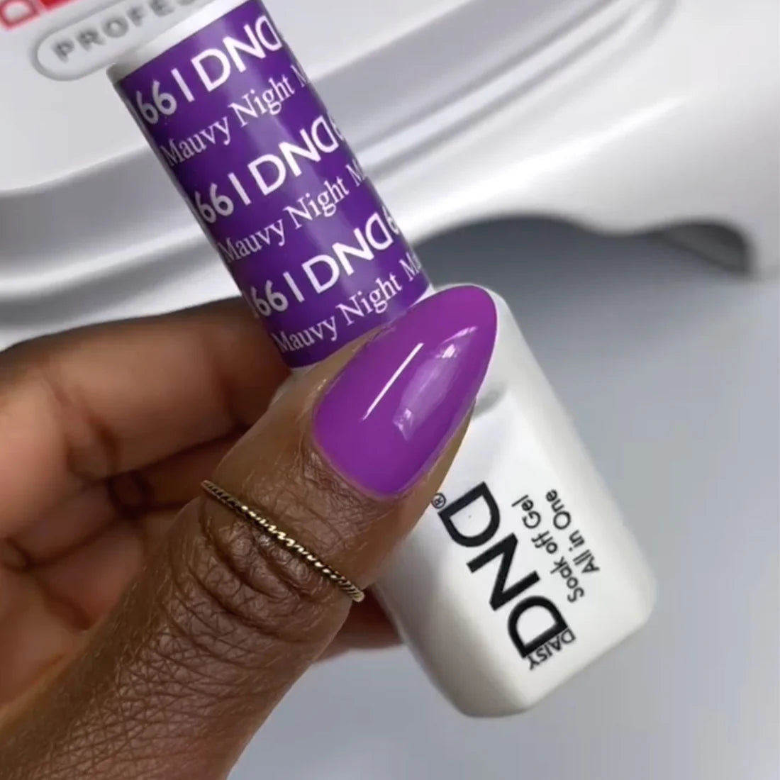 DND Gel Polish - 661 Mauvy Night