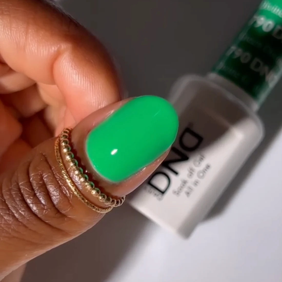 DND Gel Polish - 790 Divine Green