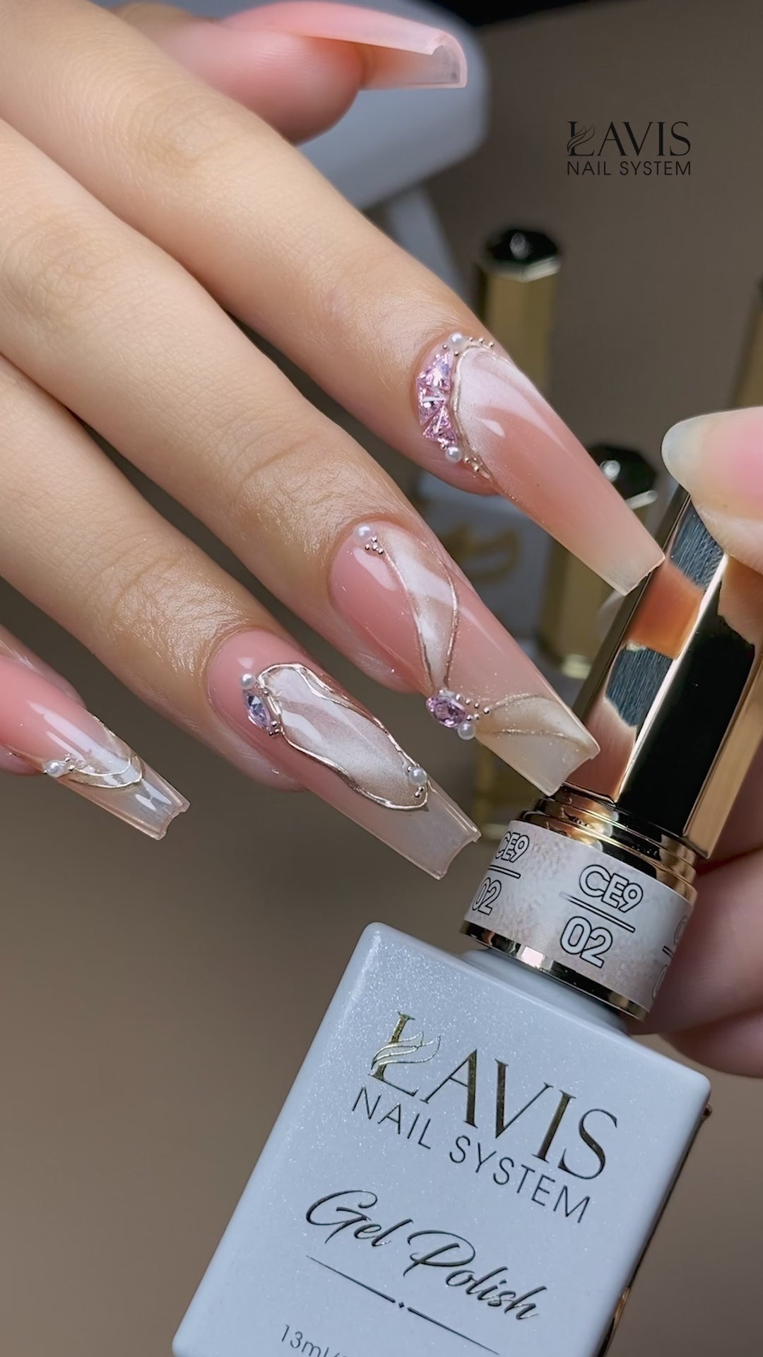 Load video: LAVIS Cat Eyes CE9 - 02 (Ver2) - Gel Polish 0.5 oz -  Lavis Cabin Fever Collection