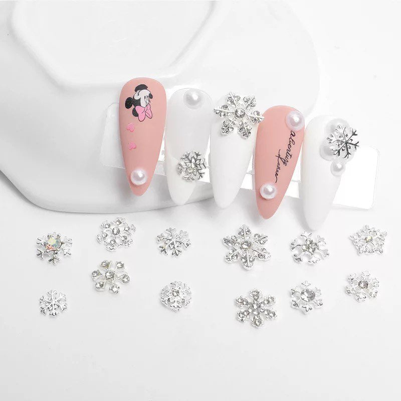 #4B Snowflake Nail Charms - Silver